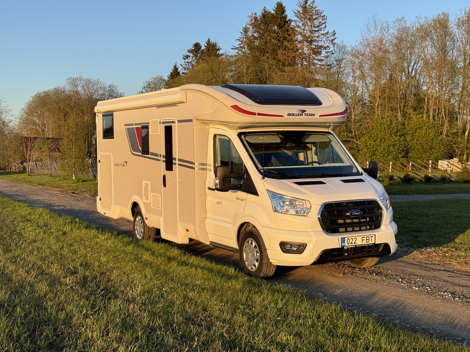 Matkaauto välivaade